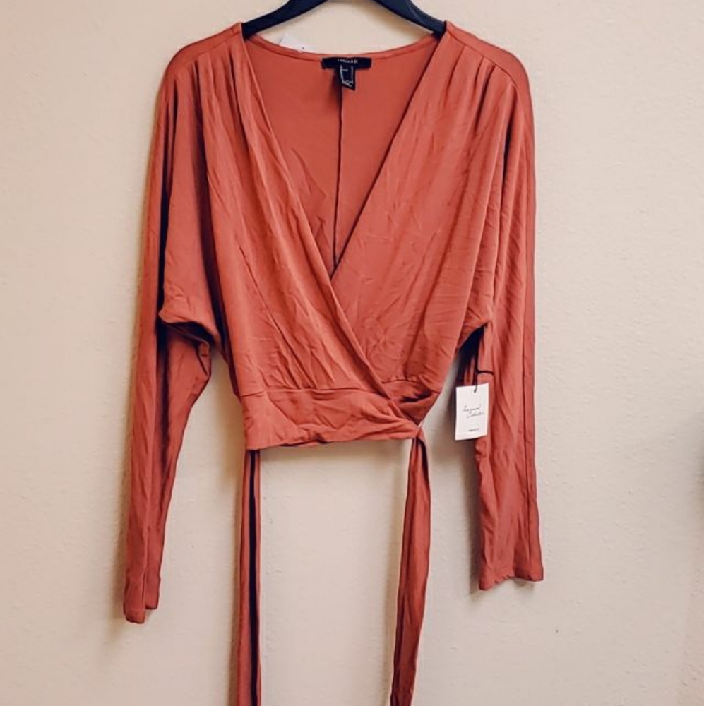 Long sleep crop top